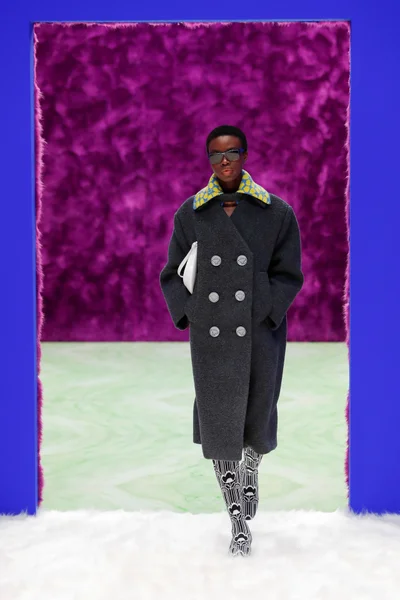 Look 15
